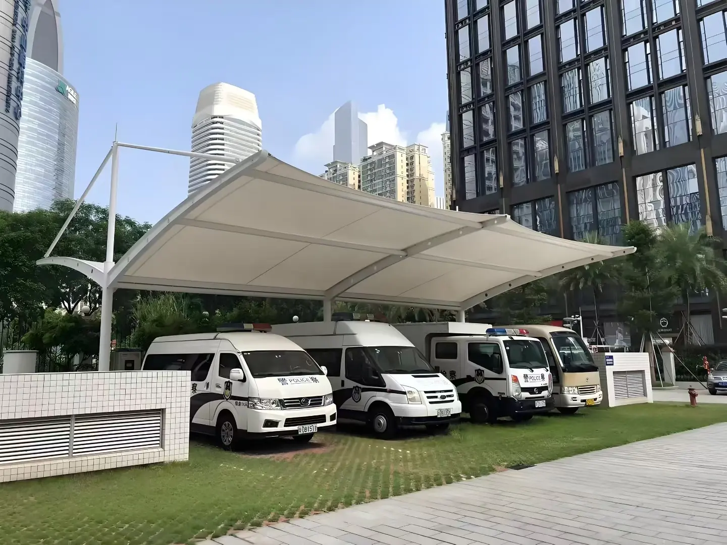 贵州黄平膜结构车棚怎么选？山地多雨高湿环境，园区物业采购避坑指南