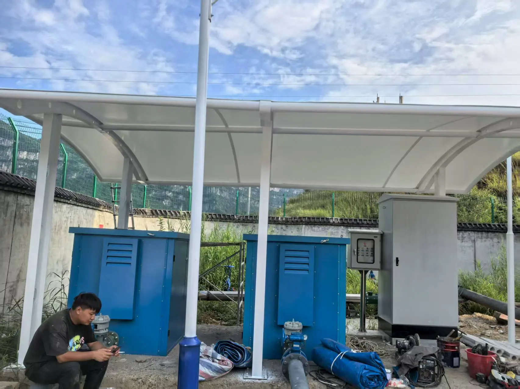 贵州黄平膜结构棚怎么选？多雨高湿山区，避开低价铁皮棚与劣质膜材坑