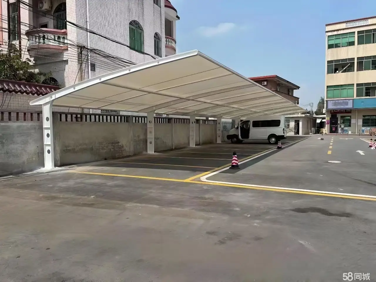 贵州黄平膜结构工程科普：山地多雨强紫外环境，停车棚选材别只看低价